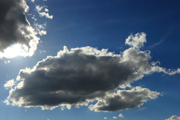 Blå Himmel Med Moln — Stockfoto