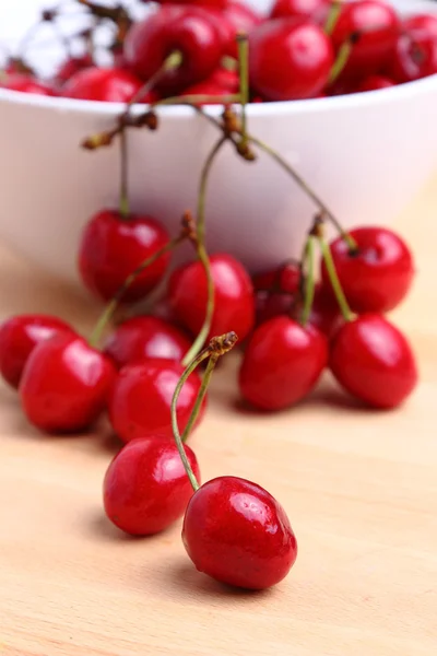 Cerises douces dans un bol — Photo