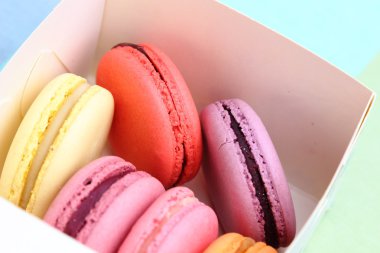 altı lezzetli tatlı renkli macarons kağıt kutusu