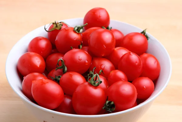 Cherry tomatoes in bowl — Stock Photo, Image