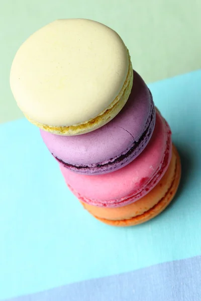 Čtyři Chutné Sladké Barevné Macaroons Izolované — Stock fotografie