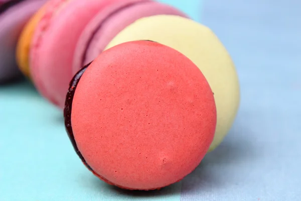 Τέσσερις νόστιμο γλυκό πολύχρωμο macarons — Φωτογραφία Αρχείου
