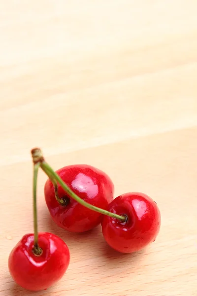 Cerises rouges mûres — Photo