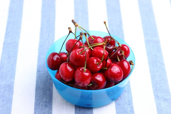 Tigela Cerejas Vermelhas Deliciosas Frescas — Fotografia de Stock
