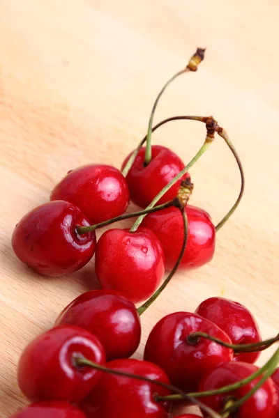 Cerises rouges mûres — Photo