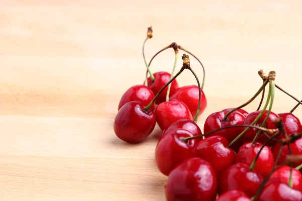 Cerejas naturais maduras — Fotografia de Stock