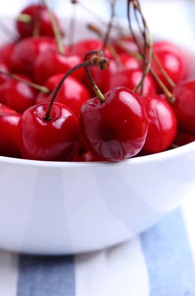 Bowl of fresh delicious red cherries — Stock Photo, Image