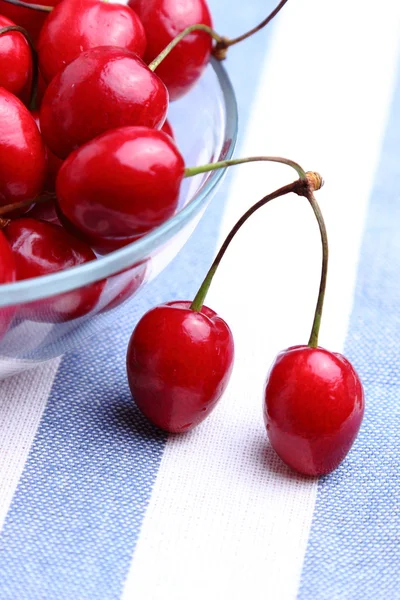 Tigela Cerejas Vermelhas Deliciosas Frescas — Fotografia de Stock