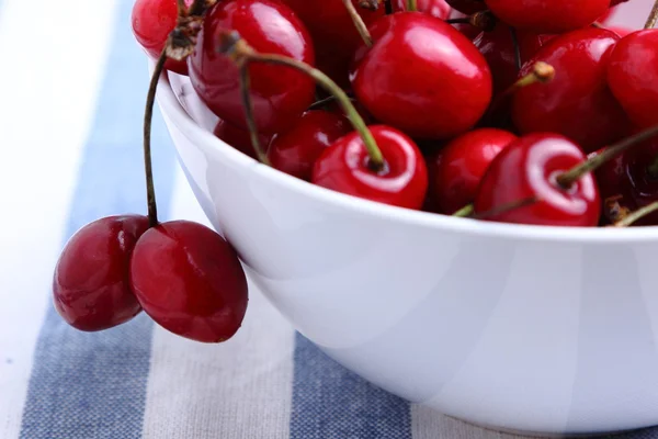 Bowl of fresh delicious red cherries — Stock Photo, Image