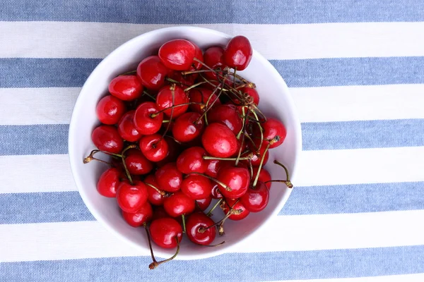 Bowl of fresh delicious red cherries — Stock Photo, Image