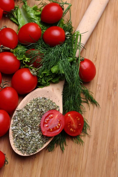 Rijpe Verse Tomaten Kruiden Specerijen Voor Een Juiste Gezonde Voeding — Stockfoto