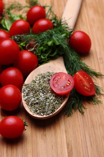 Maturare Pomodori Freschi Erbe Aromatiche Spezie Una Dieta Corretta Sana — Foto Stock