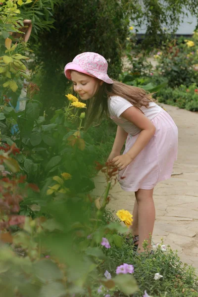 Outdoor portrait — Stock Photo, Image