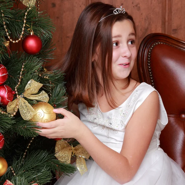 Ładny Dom Portret Piękne Dziewczynki Jak Anioł Świąteczne Dekoracje — Zdjęcie stockowe