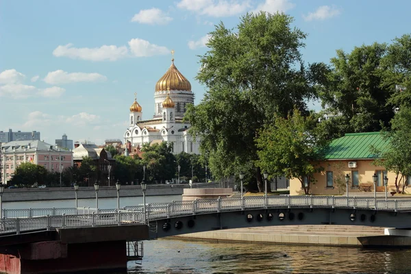 Blick Auf Die Christuskathedrale Von Krymskaya Naberezhnaya Waterfront Moskau Russland — Stockfoto