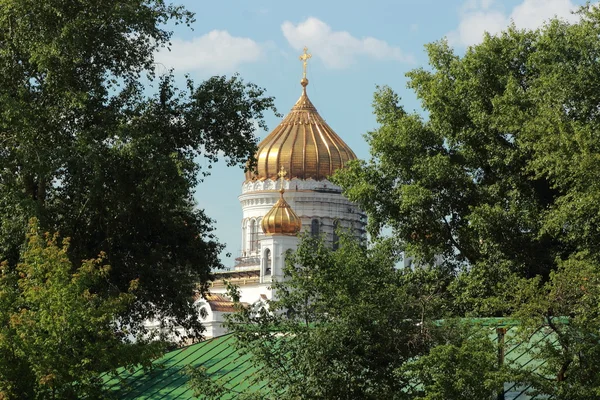 Vista Catedral Cristo Desde Krymskaya Naberezhnaya Paseo Marítimo Moscú Rusia — Foto de Stock