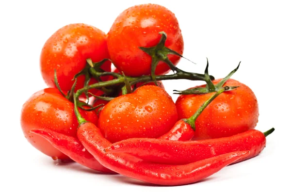 Φρέσκια ντομάτα και καυτερή πιπεριά — Φωτογραφία Αρχείου