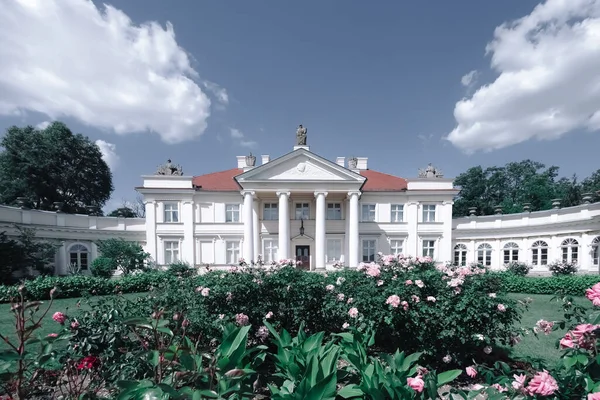 Smielow Polonia Junio 2022 Adam Mickiewicz Museo Situado Pintoresco Palacio — Foto de Stock
