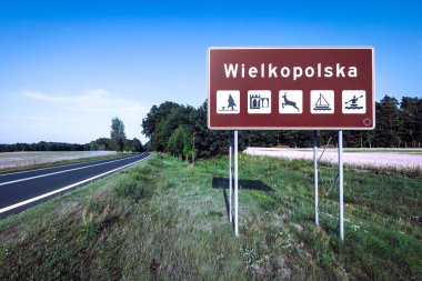 Batı-Orta Polonya 'da Wielkopolska bölgesini veya Wielkopolskie Voyvavasını gösteren bir yol işareti