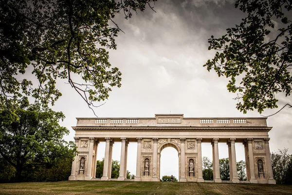 Colonnade Reistna, un hito neoclásico — Foto de Stock