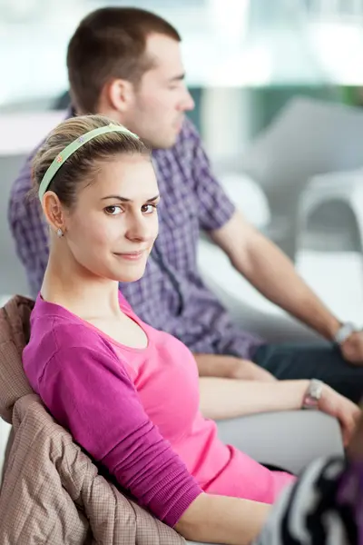 Grupp högskolas studenter — Stockfoto