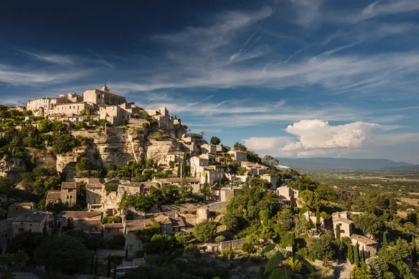 Pohled na gordes - jedna z nejkrásnějších vesnic ve Francii — Stock fotografie