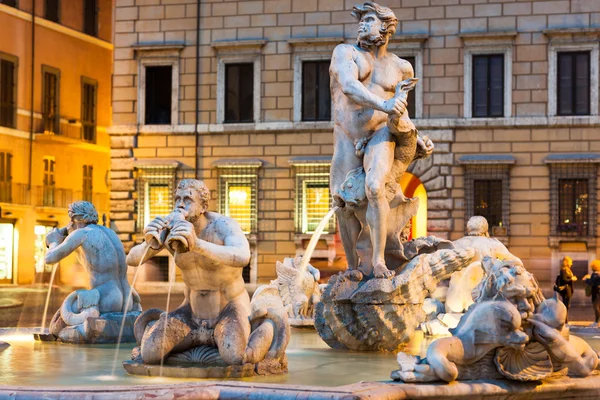 Norrut utsikt av det piazza navona med fontana del moro — Stockfoto