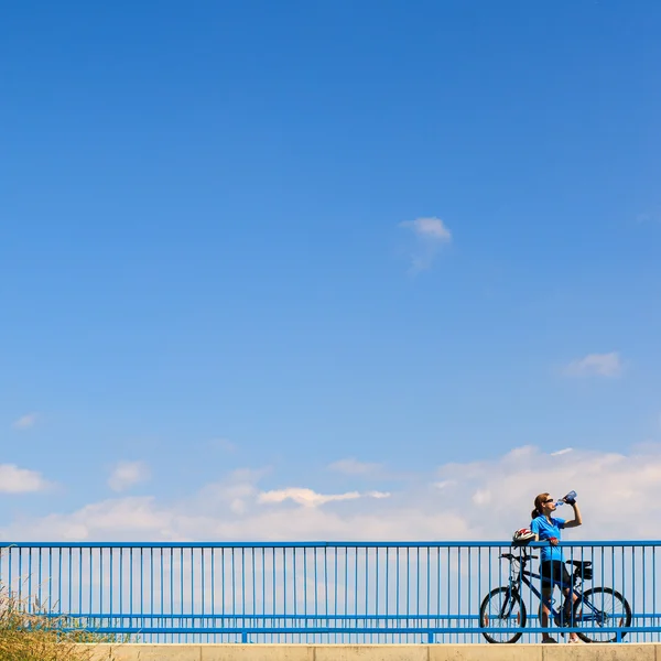 ポスターやサイクリングに関連する広告の背景 — ストック写真