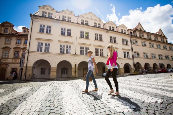 Visite guidate delle donne a Praga — Foto Stock