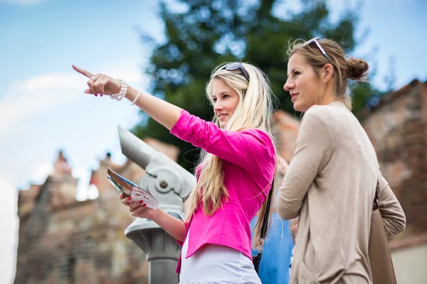 Frauen Sightseeing in Prag — Stockfoto