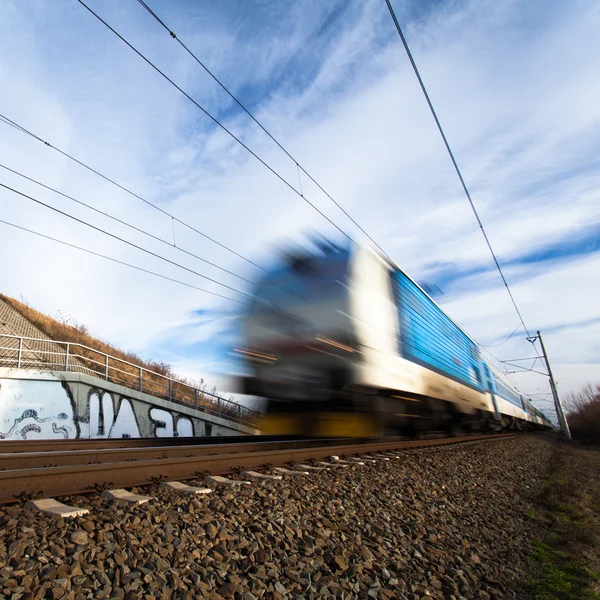 Швидкісний потяг, проходячи — стокове фото