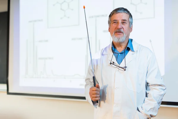 Senior chemistry professor — Stock Photo, Image