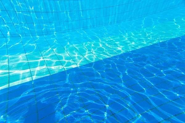 Wasser im Schwimmbad — Stockfoto