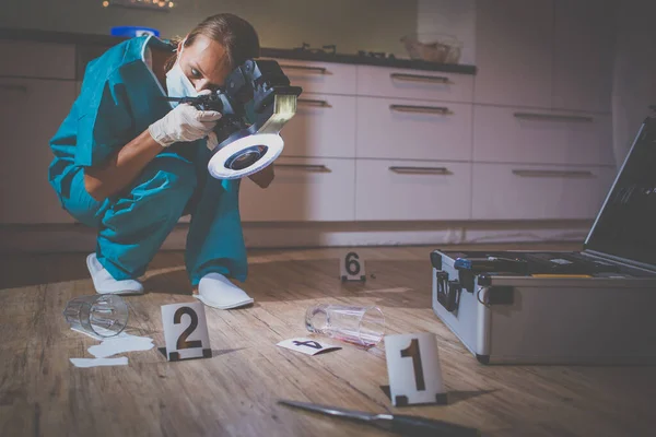 Forensic Specialist Protective Suit Taking Photos Crime Scene — Stock Photo, Image