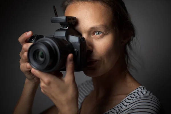 Pretty Female Amateur Photographer Taking Photos Outdoors — стоковое фото