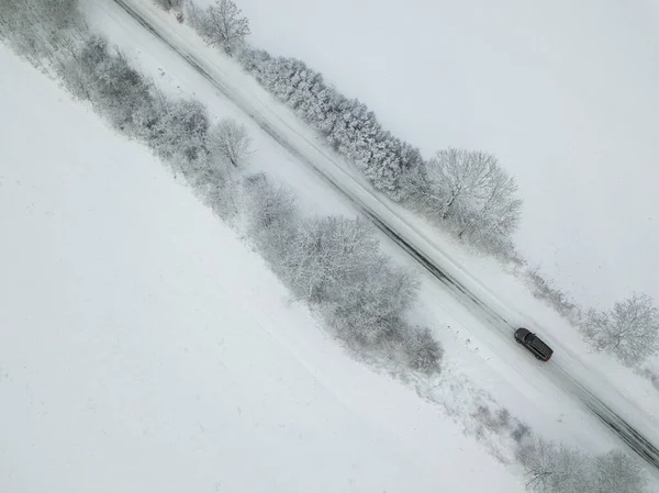 Luchtfoto Van Een Auto Weg Van Winter Het Forest Winter — Stockfoto