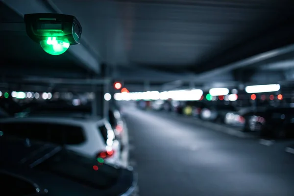 Ondergrondse Garage Moderne Auto Parkeren Met Veel Voertuigen — Stockfoto