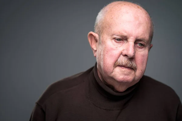 Senior Man Ensam Hemma Orolig Rädd För Att Själv Isolering — Stockfoto