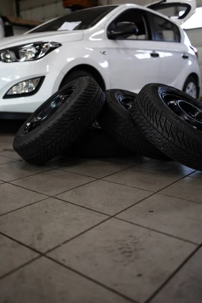 Carro Garagem Para Manutenção Mudança Óleo Pneu Dof Raso Imagem — Fotografia de Stock