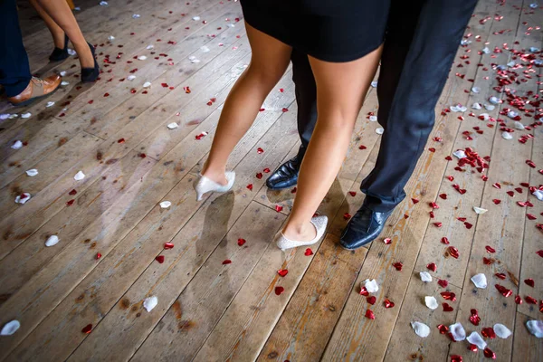 Couple Dancing Dance Floor Wedding Celebration Party Motion Blurred Image — Stock Photo, Image