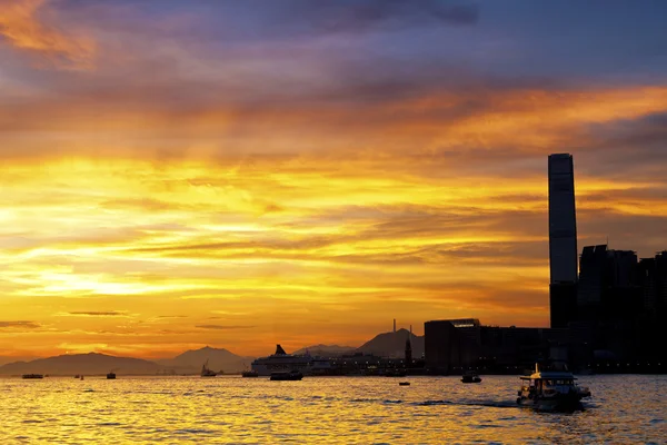 Sunset in Hong Kong city at coast — Stock Photo, Image