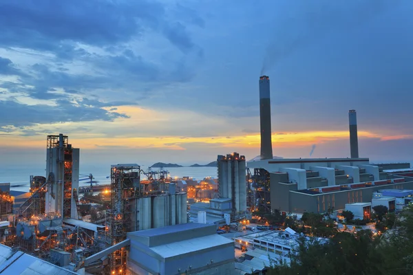 Centrali elettriche a Hong Kong al tramonto — Foto Stock