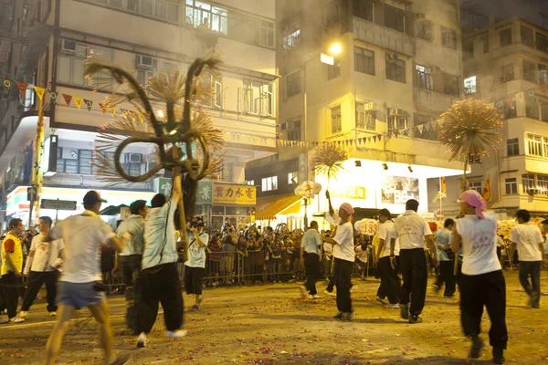 Tai "κολλάει" φωτιά δράκος Χορός στο Χονγκ Κονγκ — Φωτογραφία Αρχείου