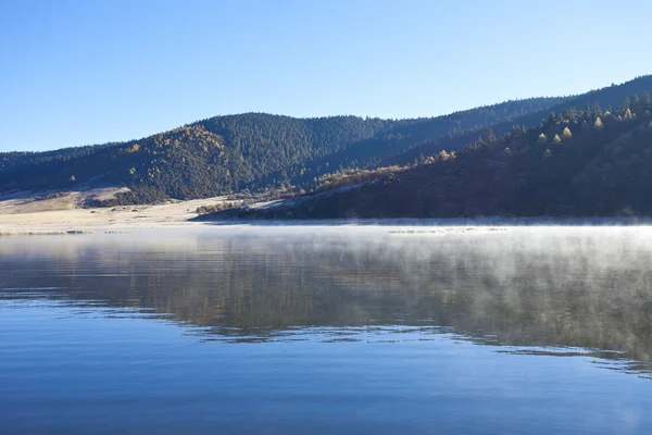 Jezero na podzim — Stock fotografie