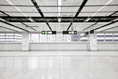 modern metro istasyonu'na geniş açılı görünüş