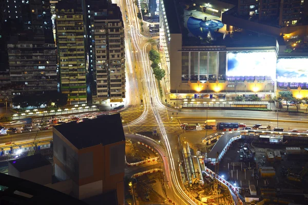 Encrucijada en la ciudad moderna — Foto de Stock