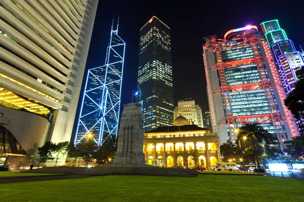 Prédios de Hong Kong à noite — Fotografia de Stock