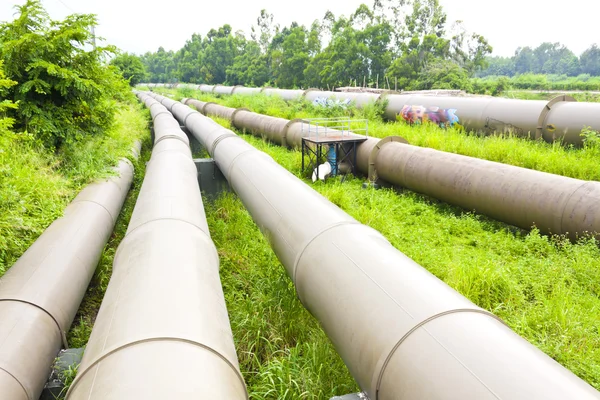 Industriële pijpleidingen scène — Stockfoto