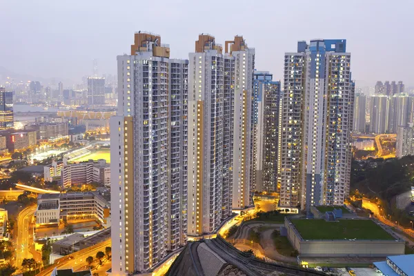 Hong Kong apartamentos por la noche —  Fotos de Stock