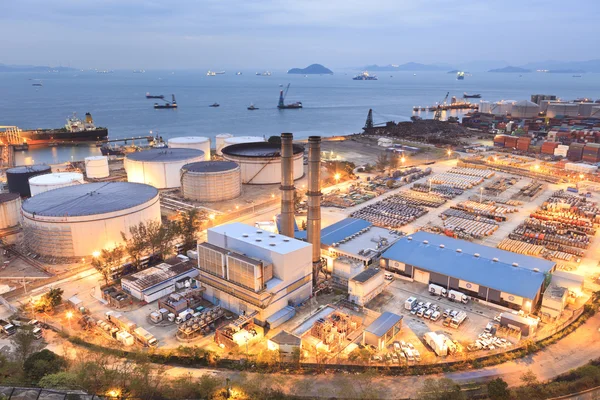 Oil tanks at night in Hong Kong — Stock Photo, Image